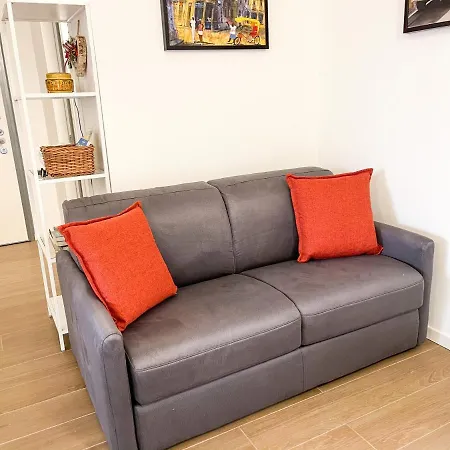 Amazing Brand New 2 Upper Scale With Gym Close To Metro Апартаменты
